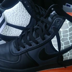 Nike Vandal Hi's